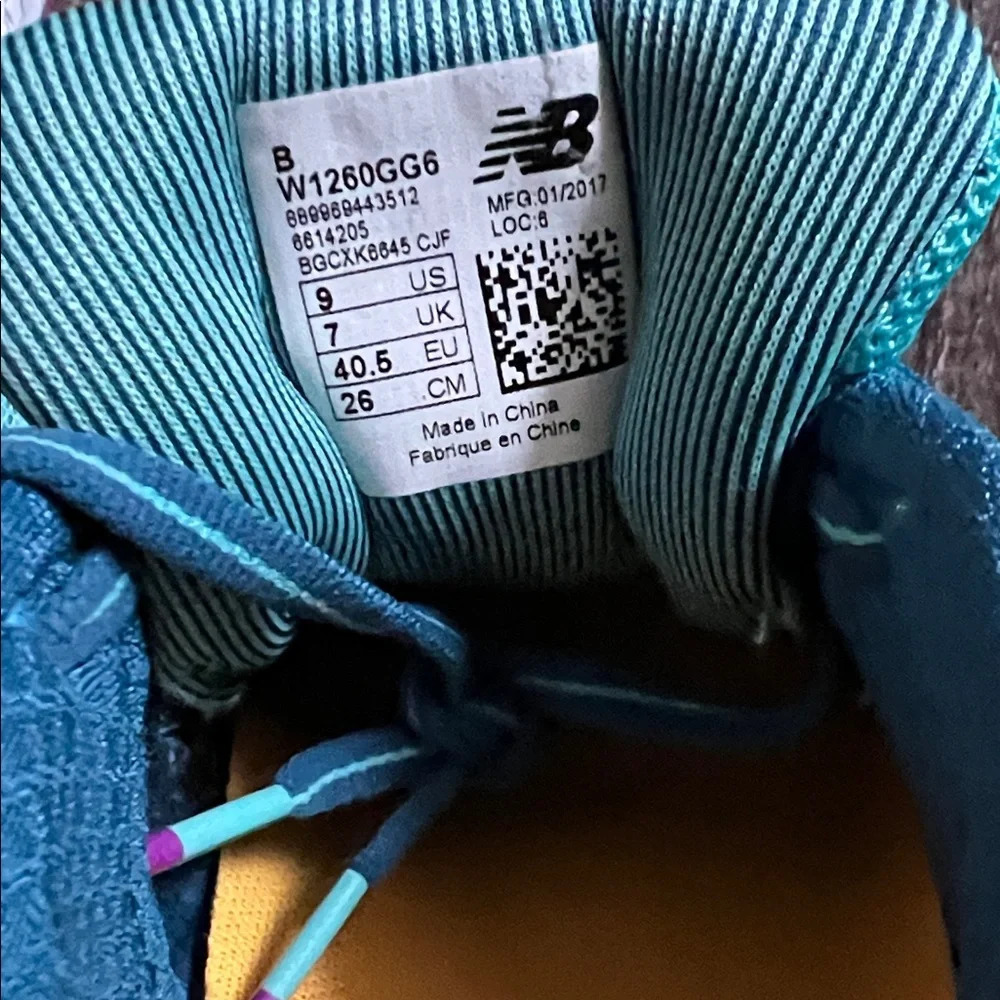 NWOT New Balance Women's Athletic Shoes in Teal and Magenta - Picture 5 of 6